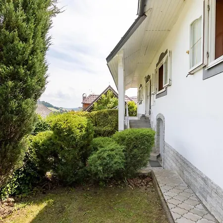 Villa Amalia, Centrum Banska Stiavnica, Parkovanie Pre 2 Auta, Velka Zahrada S Krbom, Cela Villa Amalia Pre 14 Osob Alebo Samostatne Nezavisle Prve Podlazie Villa Ama Pre 6 Osob Alebo Samostatne Nezavisle Podkrovie Villa Lia Pre 8 Osob,Pristup Cez Pi Exterior photo