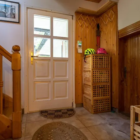 Villa Amalia, Centrum Banska Stiavnica, Parkovanie Pre 2 Auta, Velka Zahrada S Krbom, Cela Villa Amalia Pre 14 Osob Alebo Samostatne Nezavisle Prve Podlazie Villa Ama Pre 6 Osob Alebo Samostatne Nezavisle Podkrovie Villa Lia Pre 8 Osob,Pristup Cez Pi Exterior photo