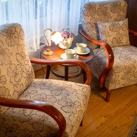 Villa Amalia, Centrum Banska Stiavnica, Parkovanie Pre 2 Auta, Velka Zahrada S Krbom, Cela Villa Amalia Pre 14 Osob Alebo Samostatne Nezavisle Prve Podlazie Villa Ama Pre 6 Osob Alebo Samostatne Nezavisle Podkrovie Villa Lia Pre 8 Osob,Pristup Cez Pi Exterior photo