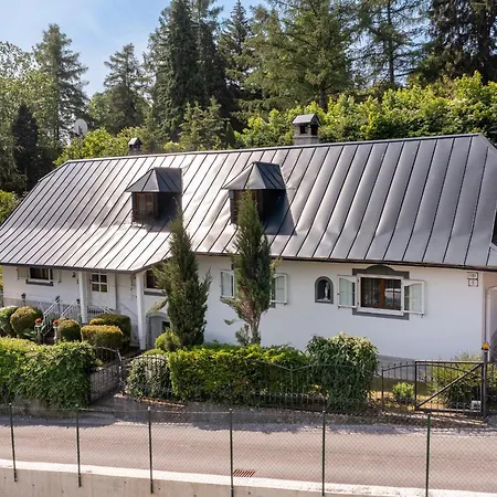Villa Amalia, Centrum Banska Stiavnica, Parkovanie Pre 2 Auta, Velka Zahrada S Krbom, Cela Villa Amalia Pre 14 Osob Alebo Samostatne Nezavisle Prve Podlazie Villa Ama Pre 6 Osob Alebo Samostatne Nezavisle Podkrovie Villa Lia Pre 8 Osob,Pristup Cez Pi Exterior photo