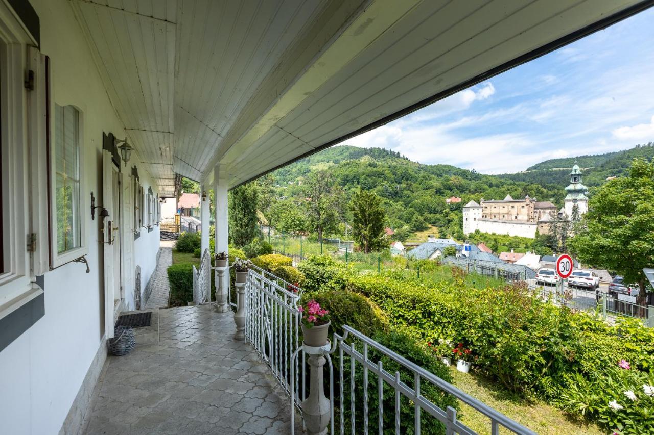 Villa Amalia: Spacious Garden Retreat With Fireplace In *
