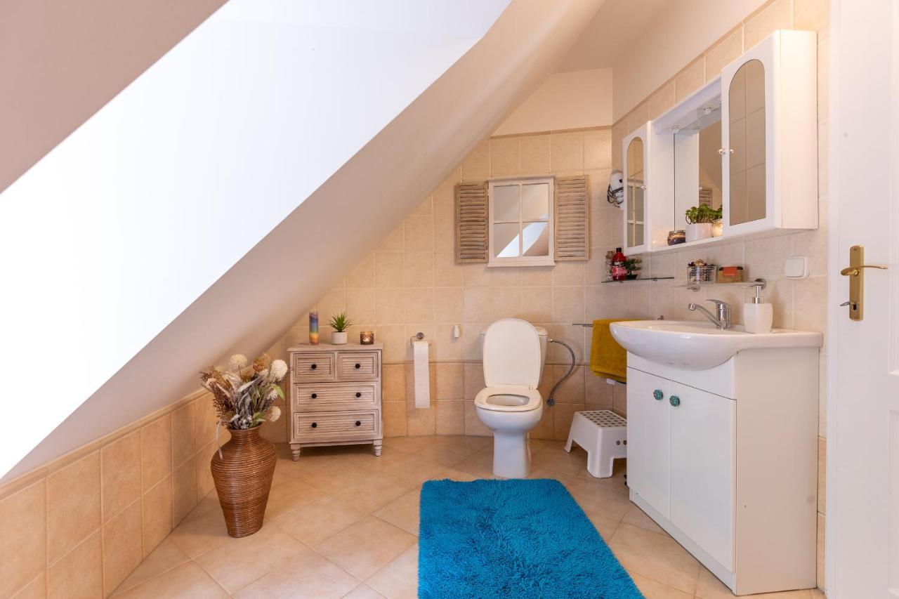 Amalia: Spacious Garden Retreat With Fireplace In Banska Stiavnica