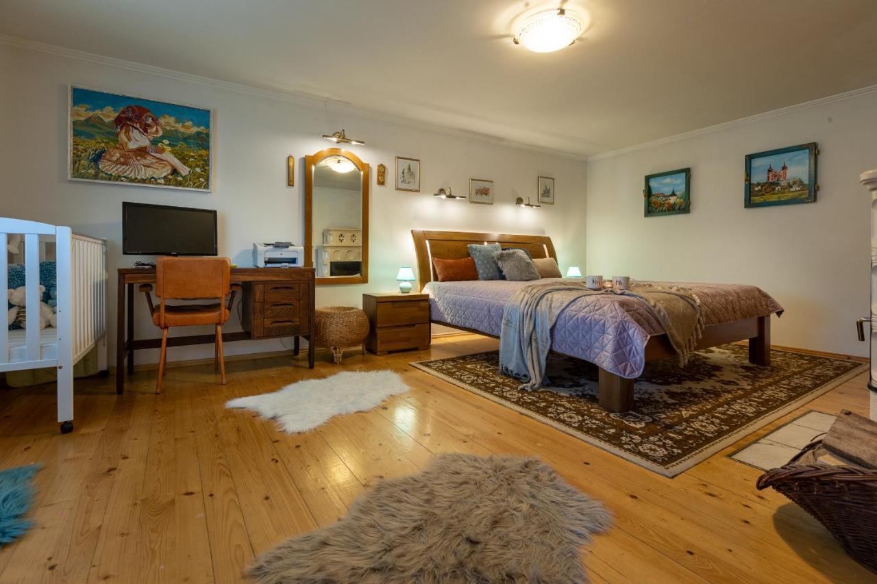 Villa Amalia: Spacious Garden Retreat With Fireplace In Banska Stiavnica