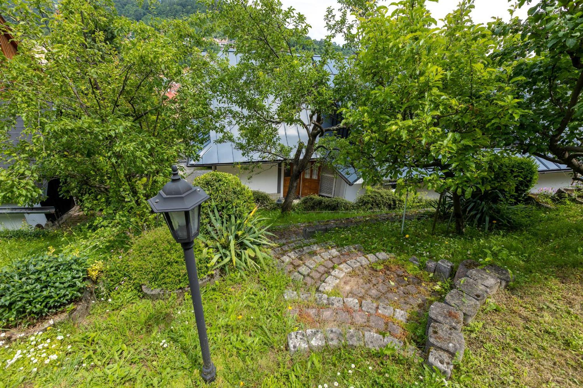 Villa Amalia: Spacious Garden Retreat With Fireplace In *