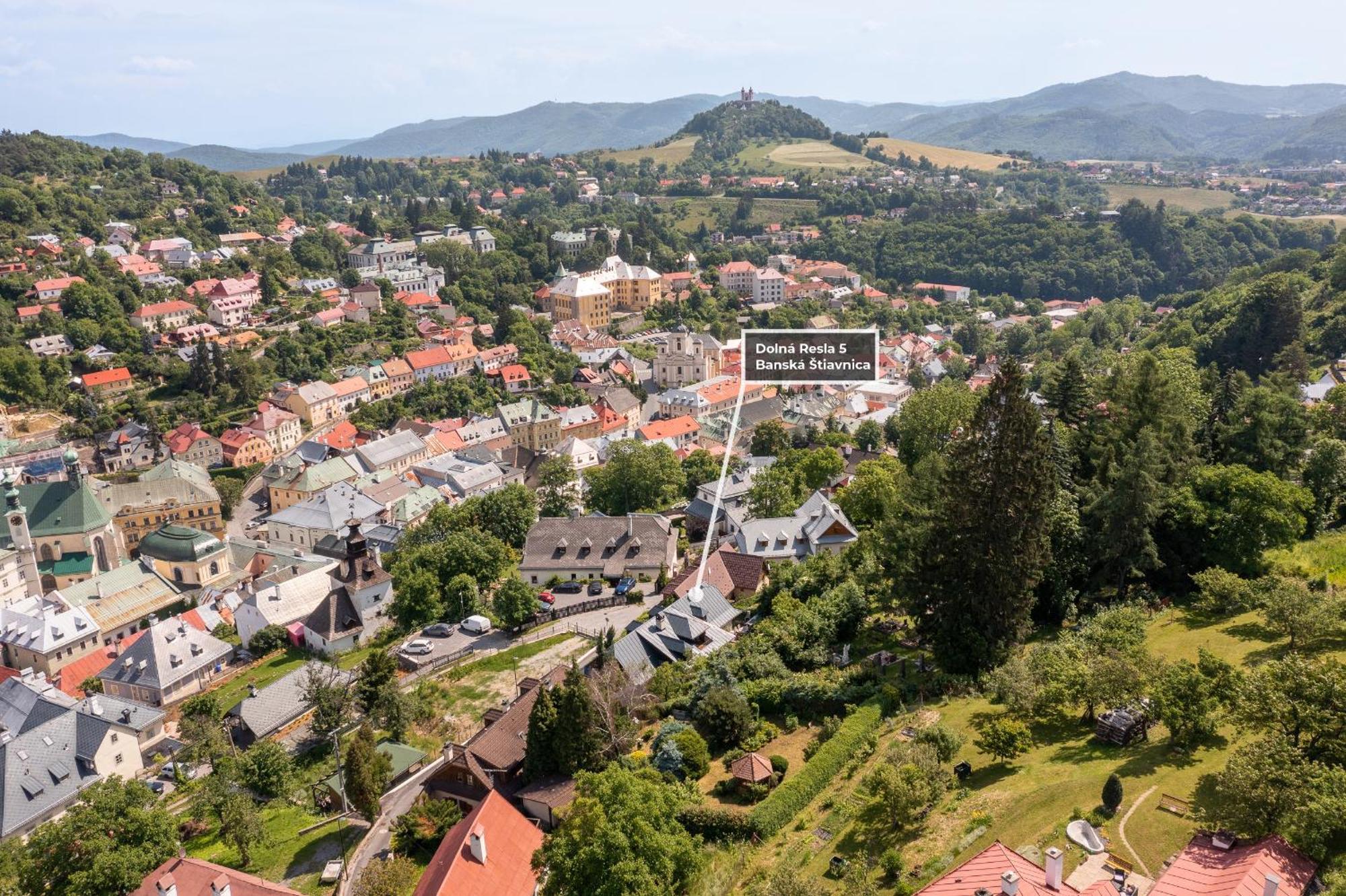 Amalia: Spacious Garden Retreat With Fireplace In Banska Stiavnica