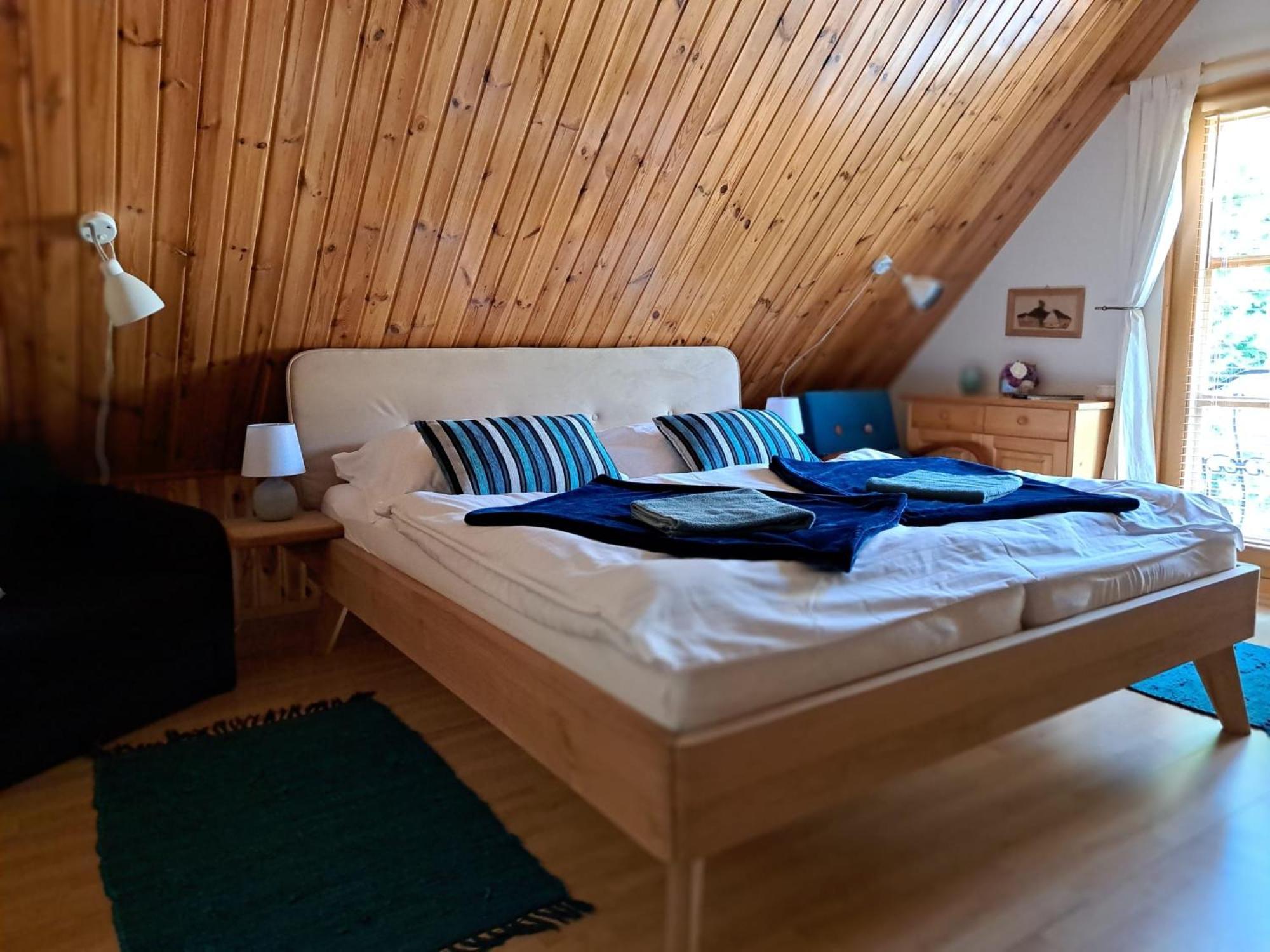 Villa Amalia: Spacious Garden Retreat With Fireplace In Banska Stiavnica